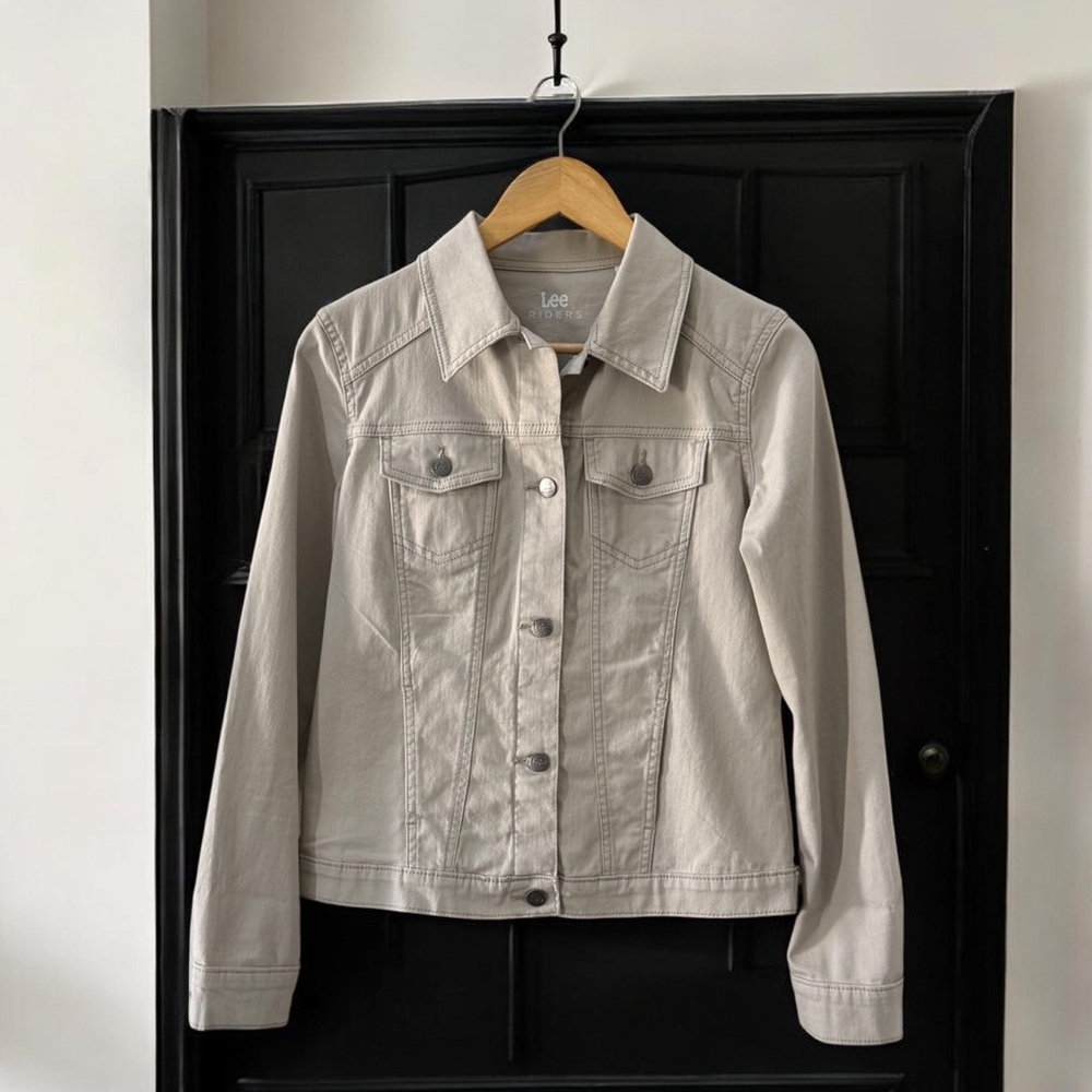 Lee Riders Women’s Cream Denim Stretch Jacket! Small! - Picture 11 of 16